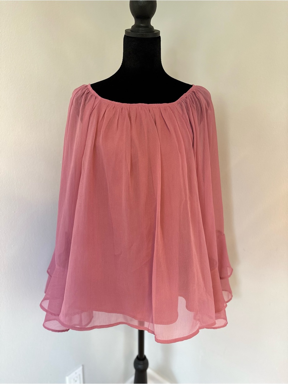 LOFT Rose Pink Chiffon Blouse w/ Flowing Ruffled Sleeves - Size Large